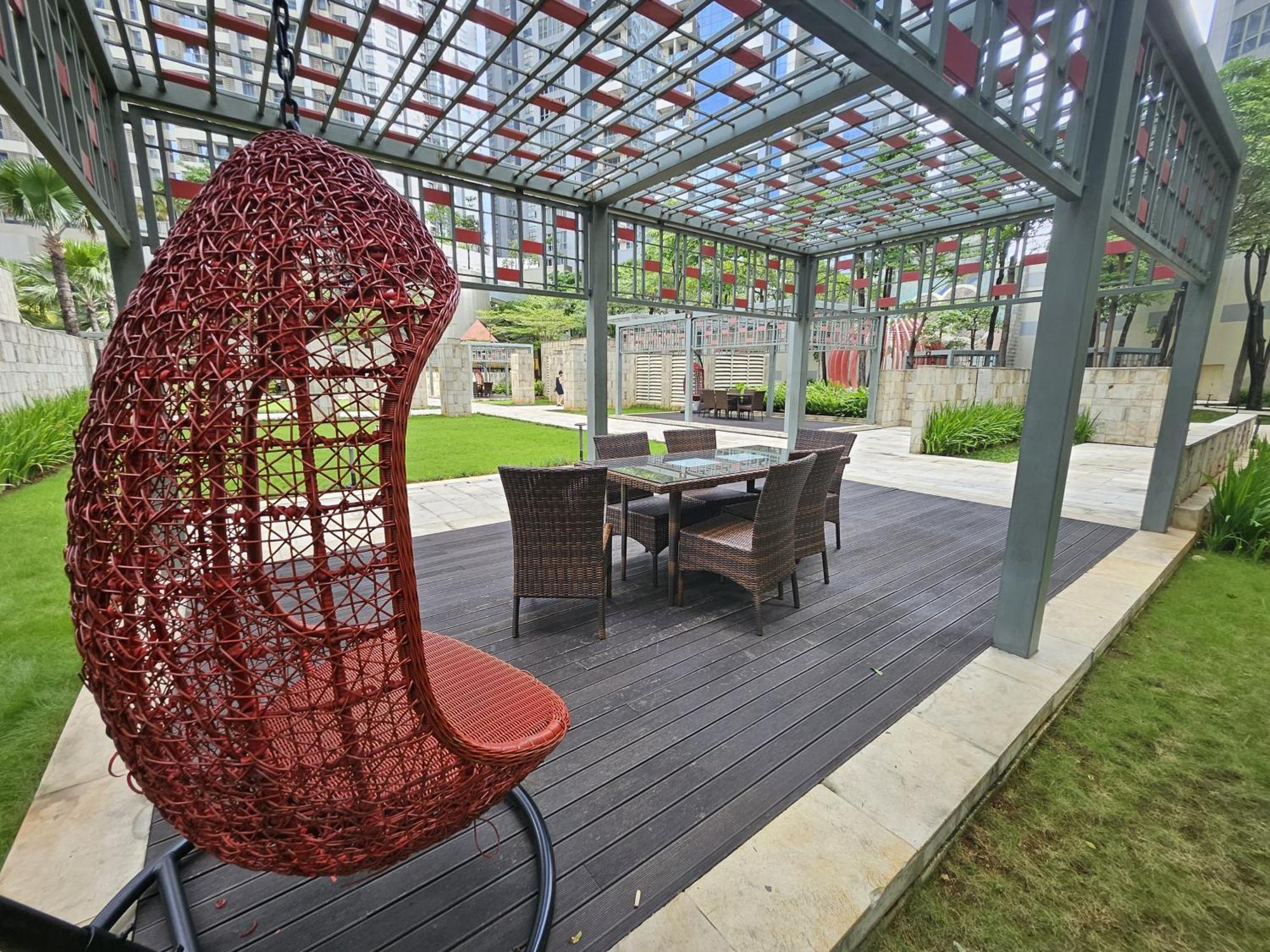3Br Flat In Taman Anggrek Residence Jacarta Exterior foto